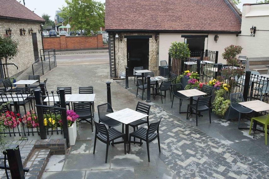 The Crown Hotel Wetherspoon Biggleswade Esterno foto