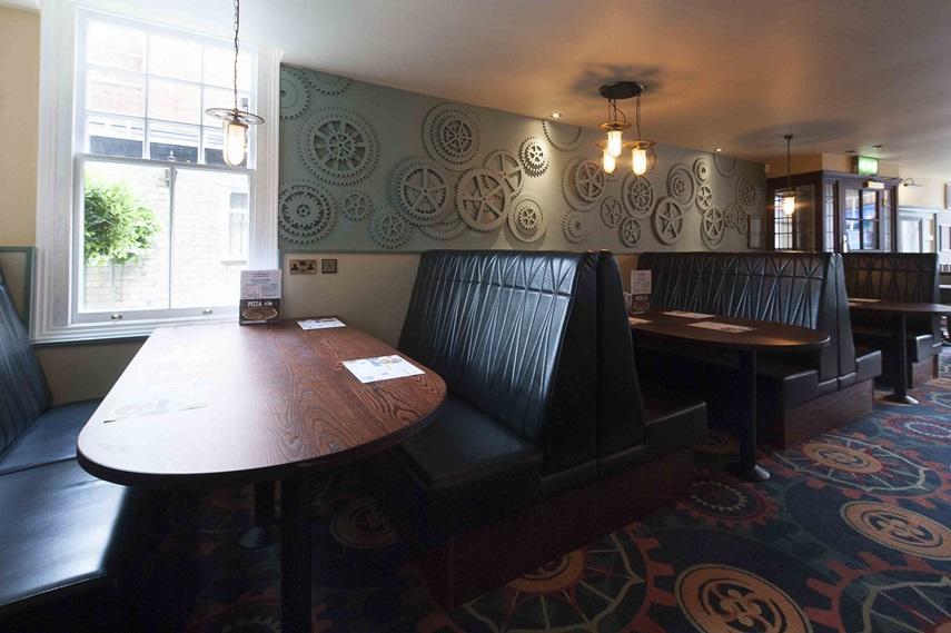 The Crown Hotel Wetherspoon Biggleswade Esterno foto