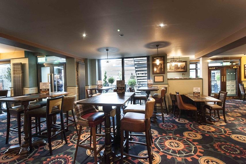 The Crown Hotel Wetherspoon Biggleswade Esterno foto